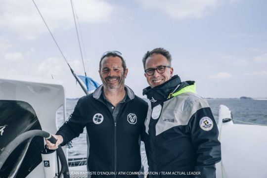 Yves Le Blevec skipper avec Samuel Tual président D'actual