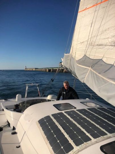 Sébastien Destremau dans le chenal des Sables d'Olonne