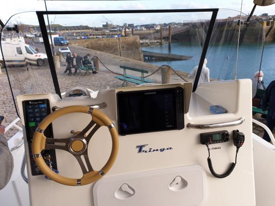 Tablette de contrôle de l'ensemble des fonctions du bateau