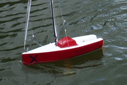 Plans gratuits d'une maquette de bateau : le MiniX, un voilier radiocommandé  facile à construire