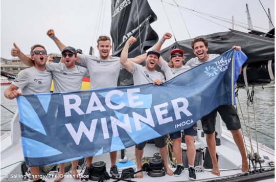 L'équipage allemand, vainqueur de The Ocean Race Europe en IMOCA