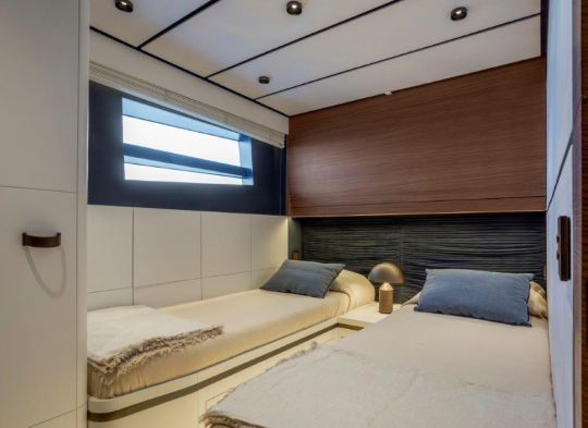 Cabine avec lits double pour un lit dépliable