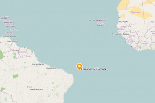 Fernando de Noronha se situe à 200 milles de Natal au Brésil