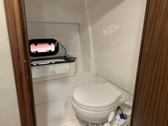 Un cabinet de toilette séparé