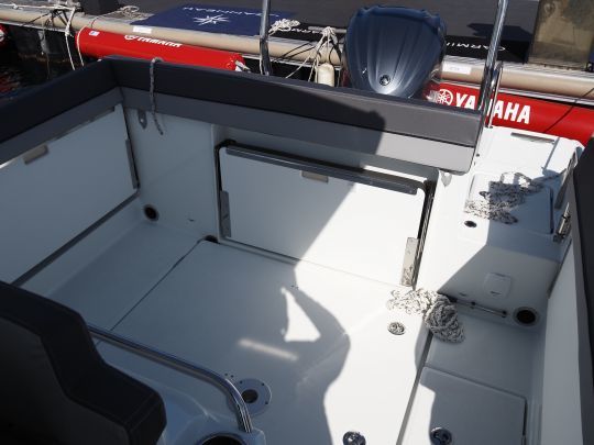 Le cockpit en version "pêche"