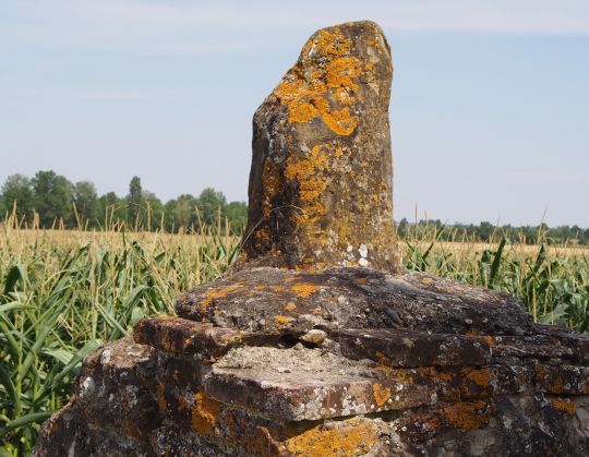 Il reste quelques bornes datant de l'origine du Canal du Midi