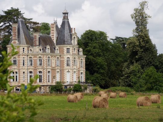 Le château de Chemiré marque l'entrée en Anjou