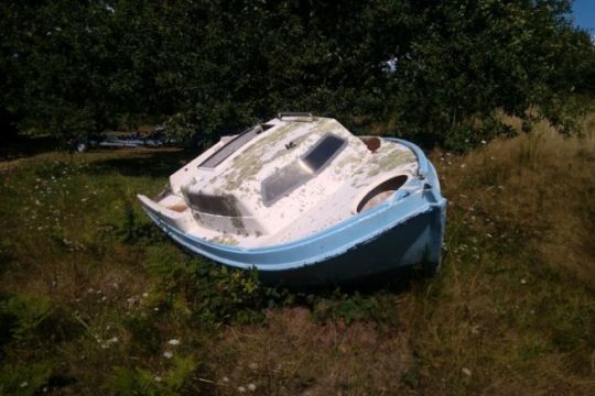 Des bateaux laissés abandonnés