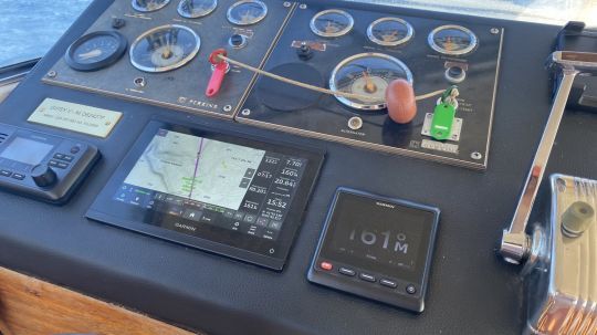 Une navigation entièrement passée sous pilote automatique, avec un oeil sur l'AIS pour la sécurité