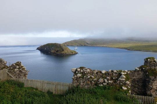 Le mouillage de Duntulm castle sur l'île de Skye
