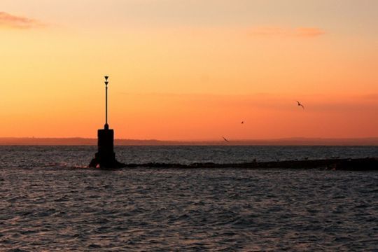 Le mouillage aux îles de Saint-Marcouf, près du rocher d'Ovy