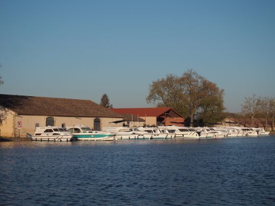 La base Le Boat de Castelnaudary, un des berceaux du tourisme fluvial