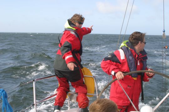 Il ne faut jamais perdre de vue l'homme à la mer.