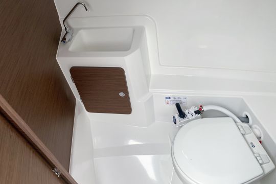 Dans la version Weekender, le cabinet de toilette est séparé et offre un lavabo