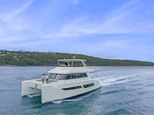 The Illiad 53 F is the Flybridge version of the 53 S