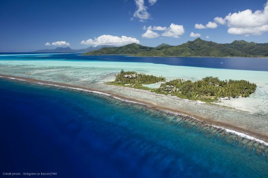 L'île de Taha'a © Tahiti Tourisme Gregoire Le Bacon Tahiti Nui Helicopters