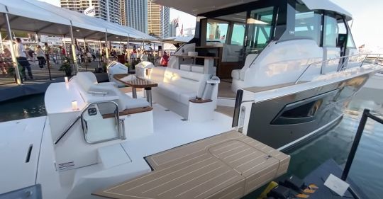 The Tiara 50 EX offers plenty of outdoor space