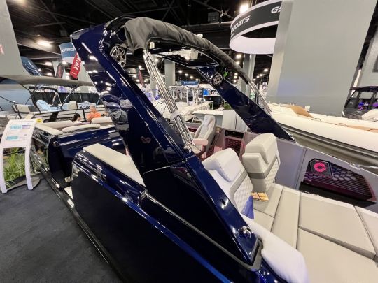 The harris Crowne 250 is a luxurious pontoon boat
