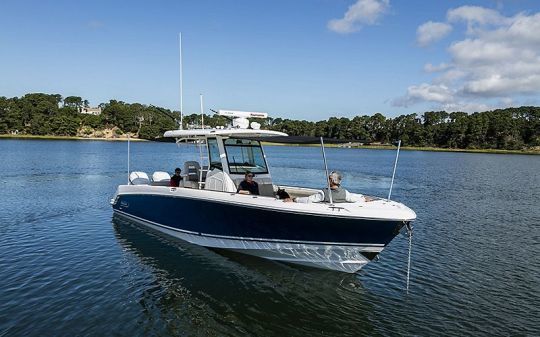 Le Boston Whaler 330 Outrage