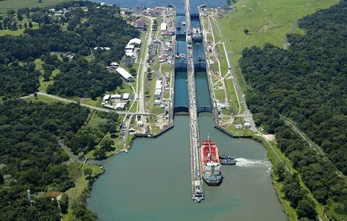 Construction du canal de Panama : entre prouesse technique et défis humains