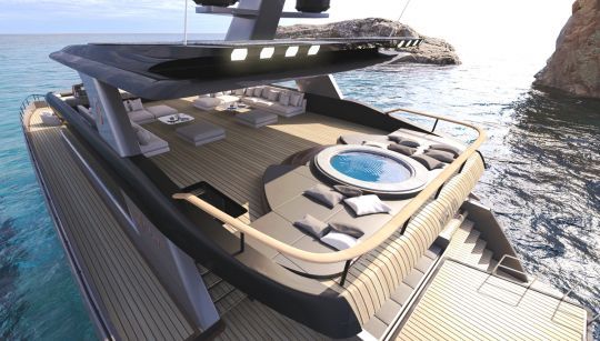 Un très grand flybridge customisable avec un bain à remous