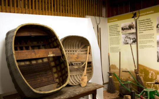 Coracles utilisé pour la pêche par les pêcheurs de la rivière Severn, Bewdley Museum, Angleterre