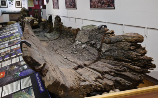 Pirogue en rondins Hanson de l'âge du Bronze, Derby Museum and Art Gallery, Angleterre