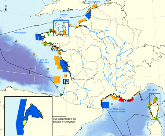 En orange, sites Natura 2000. En bleu, parcs naturels marins. © C-monspot.fr