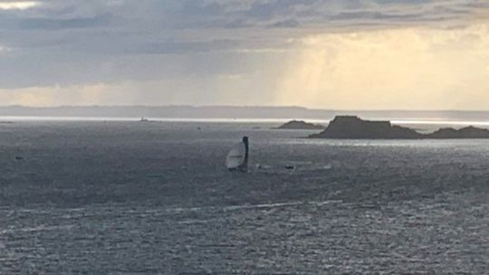 Arrivée à Saint-Malo sous les grains