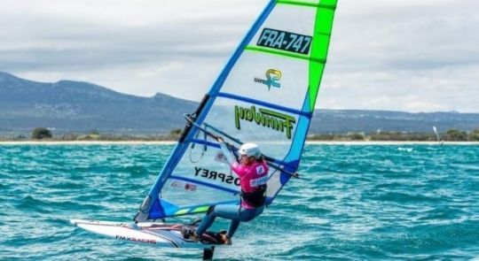 L'AFF à Leucate, en mai 2024, où Tess termine 1ère en foil-slalom dans sa catégorie et 4ème au général ©  AFF, Photo Sport