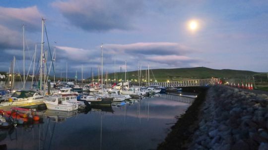 Marina de Dingle sous la pleine lune