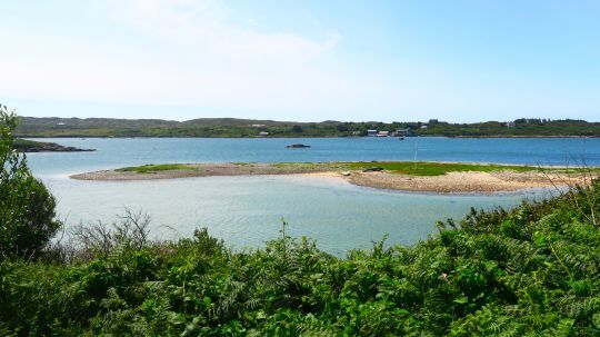 Embouchure de la rivière de Clifden se jetant dans une des rias du Connemara