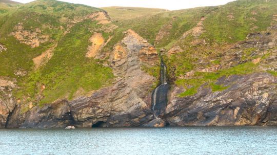 Cascade à White Strand Bay