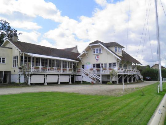 Le Club House du Cercle de Voile de Paris © CVP