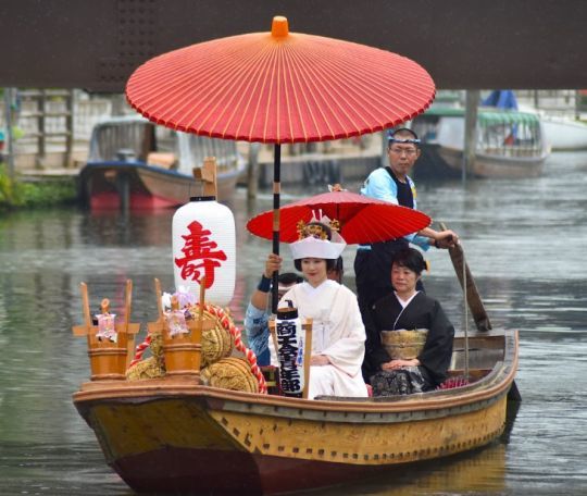 Mikoshi-bune