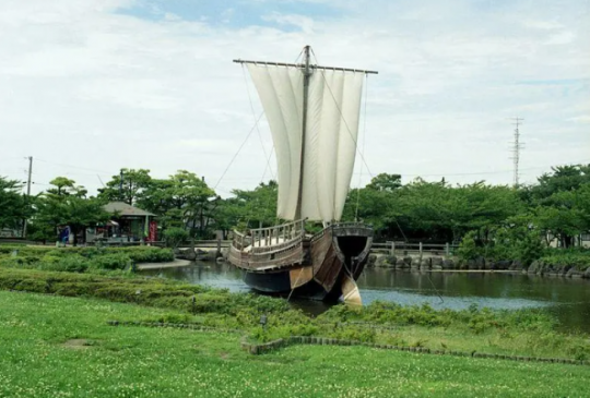 Reproduction d'un kitamaebune au parc Hiyoriyama