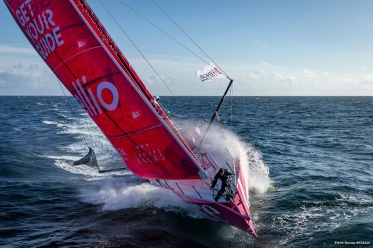 L'IMOCA Lazare de Tanguy Le Turquais © Pierre Bouras