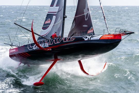 Jeremie Beyou sur son IMOCA Charal © Eloi Stichelbaut