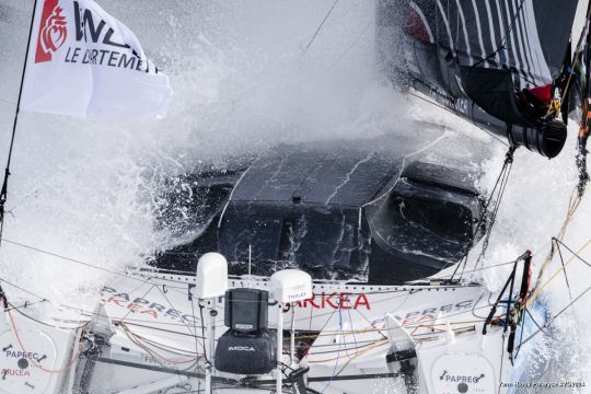 Un cockpit fermé pour l'IMOCA Paprec Arkea © Yann Riou / Polaryse