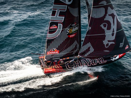 Un plan de pont flush pour l'IMOCA Charal © Marin Le Roux / Polaryse