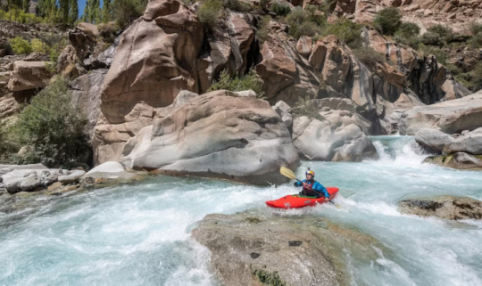 Nouria Newman lors de son expédition en solo au Ladakh, en Inde © Ali Bharmal, Red Bull   