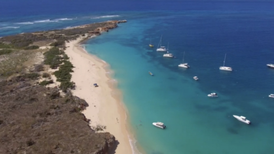 Baie Blanche de Tintamarre © The Navigation Family