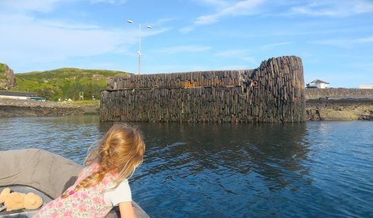 Quai tout en ardoise, construction typique au sud de Seil et à Easdale