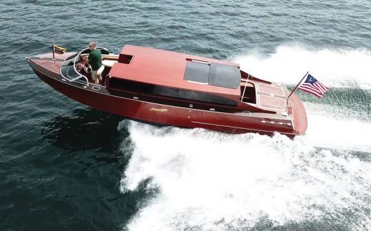 Commuter Boat average size is between 20 and 40 ft