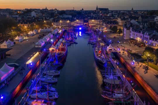 Port de Vannes illuminé © JM Liot