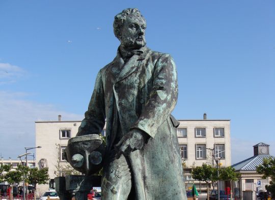 La statue de Fr&eacute;d&eacute;ric Sauvage &agrave; Boulogne sur Mer