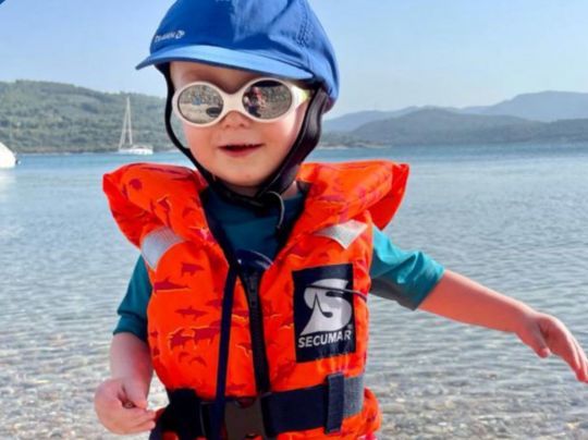Porter des lunettes de soleil en bateau est primordial d&egrave;s le plus jeune &acirc;ge
