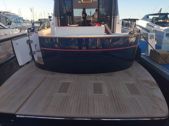 La plate forme arrière dispose d'une surface très importante