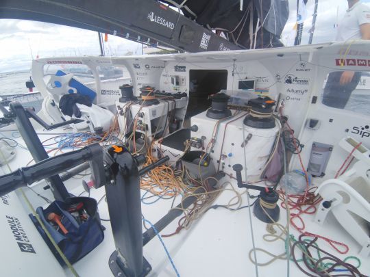 La place est compt&eacute;e dans un cockpit &copy;Maxime Leriche