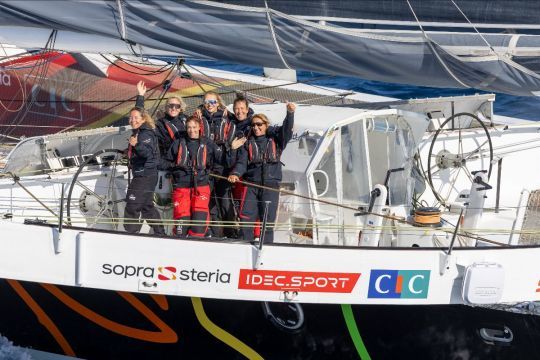 &copy;The Famous Project